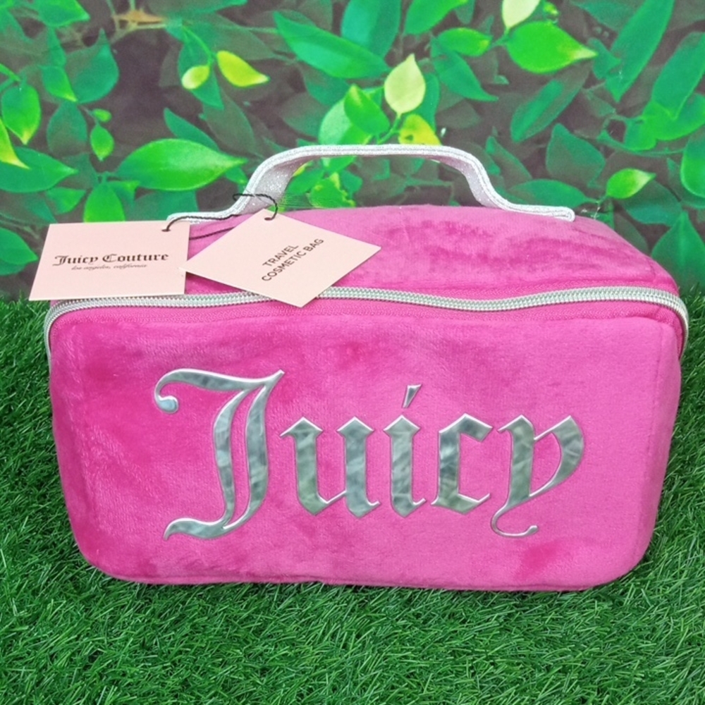👜🍒 Juicy Couture Pink Velvet Travel Cosmetic Bag